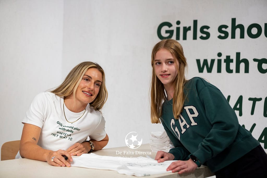 Alexia Putellas y Mango x Save The Children