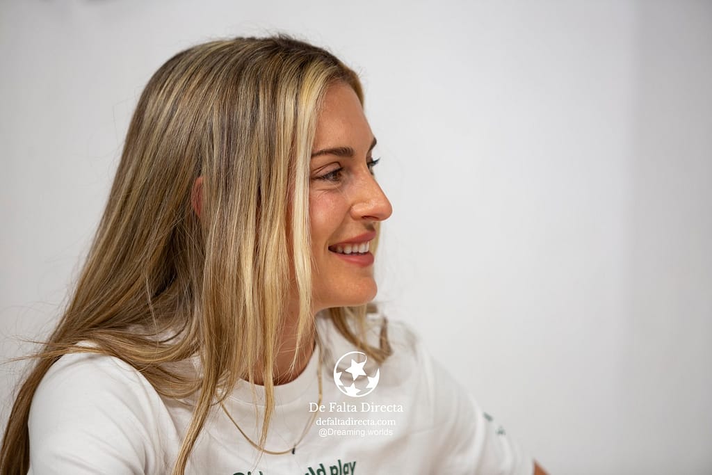 Alexia Putellas y Mango x Save The Children