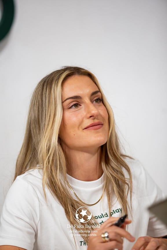 Alexia Putellas y Mango x Save The Children